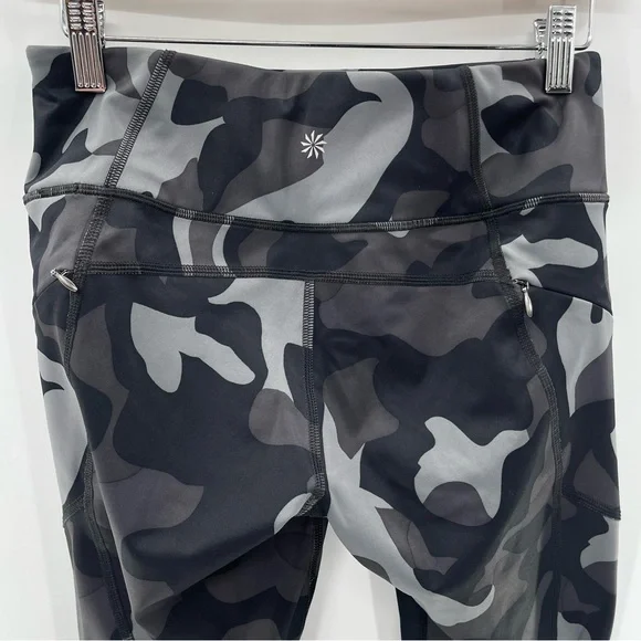 Athleta Black Gray Camo Contender Cropped Legging Size SP - Picture 6 of 11